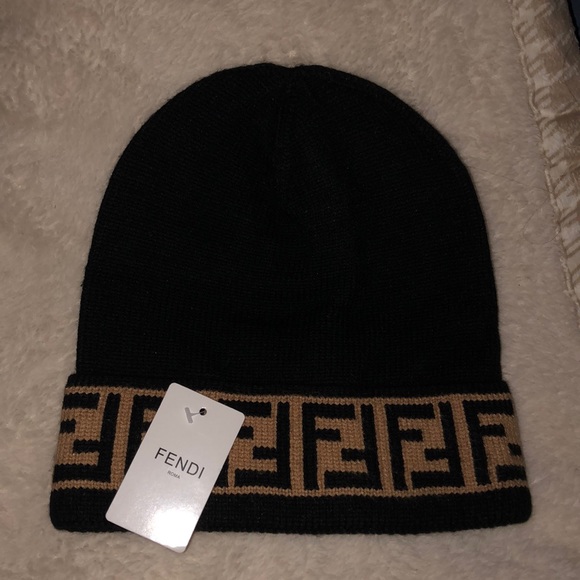 beanie fendi